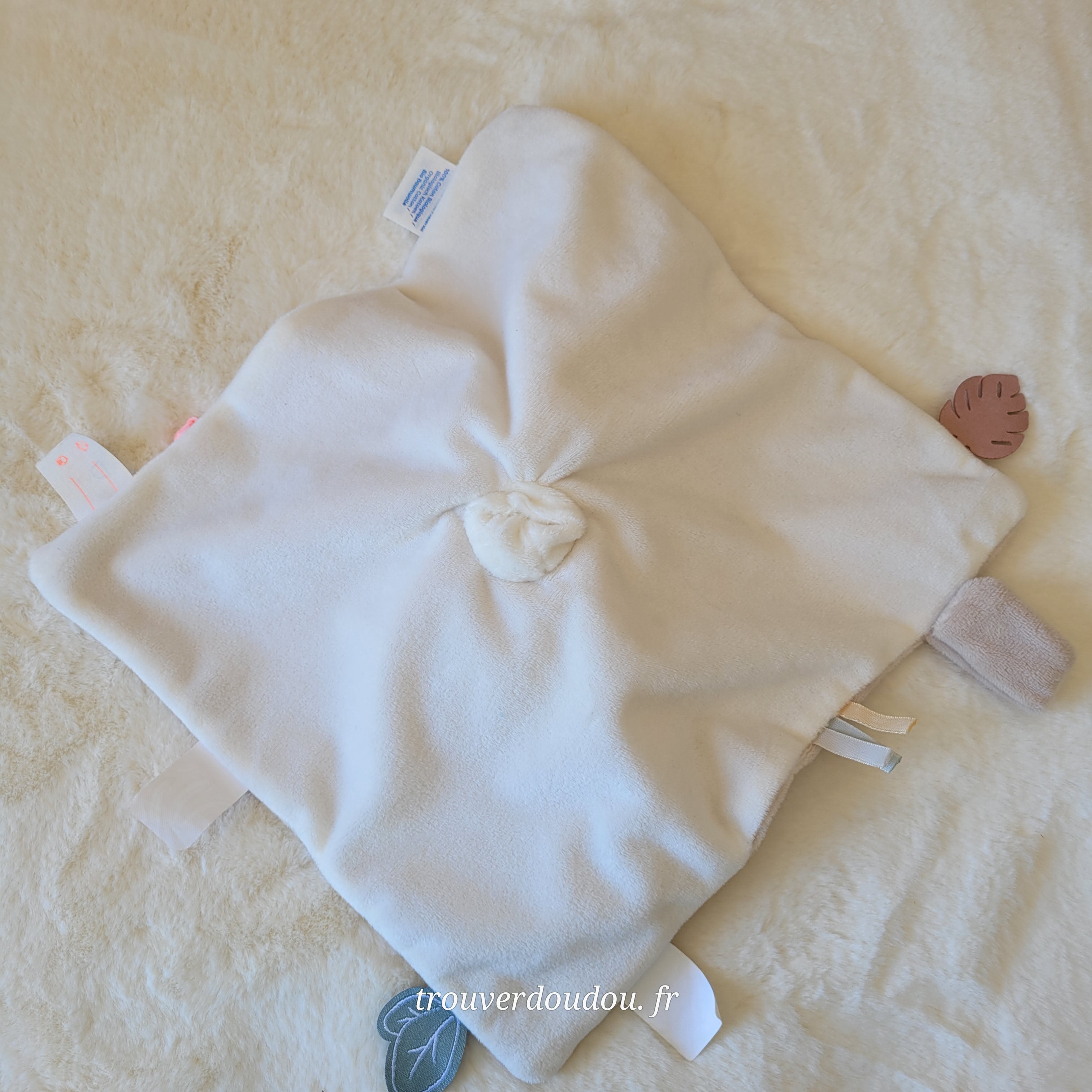 Doudou Plat Girafe "Tiga" Ocre et Beige - Noukie's - Occasion Très Bon État
