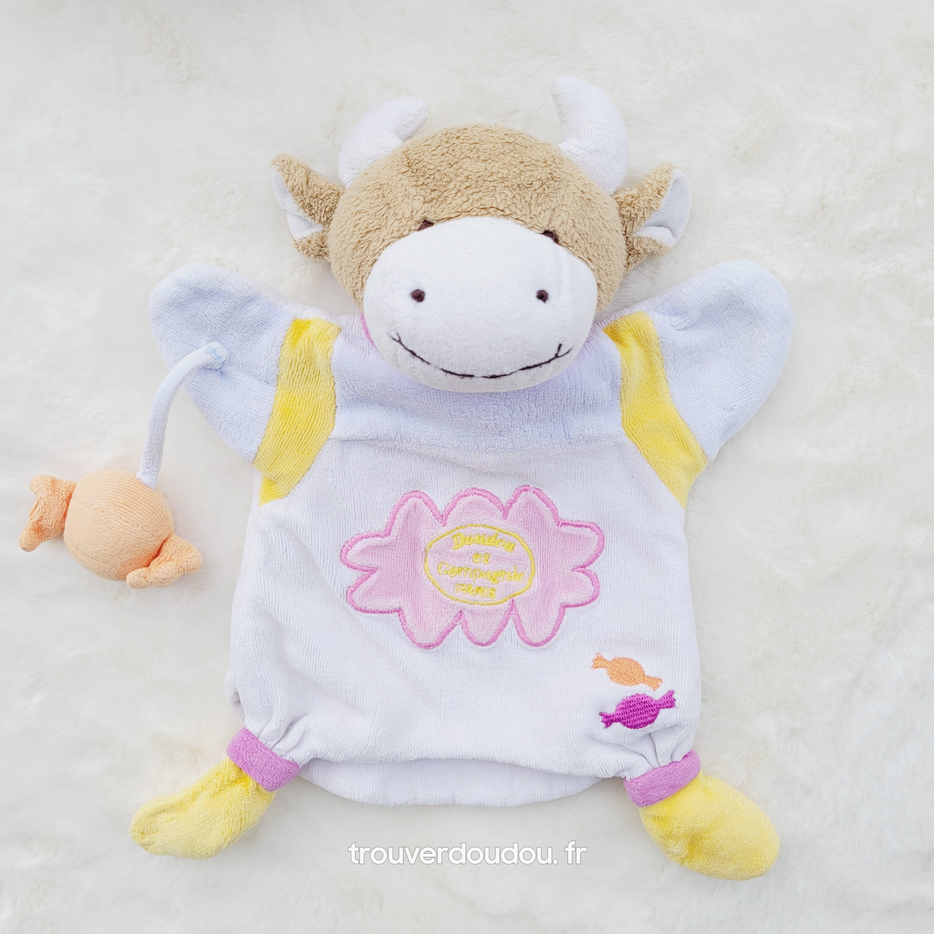 Doudou marionnette Vache Cerise avec bonbon - Doudou et Compagnie État ; déjà bien aimé