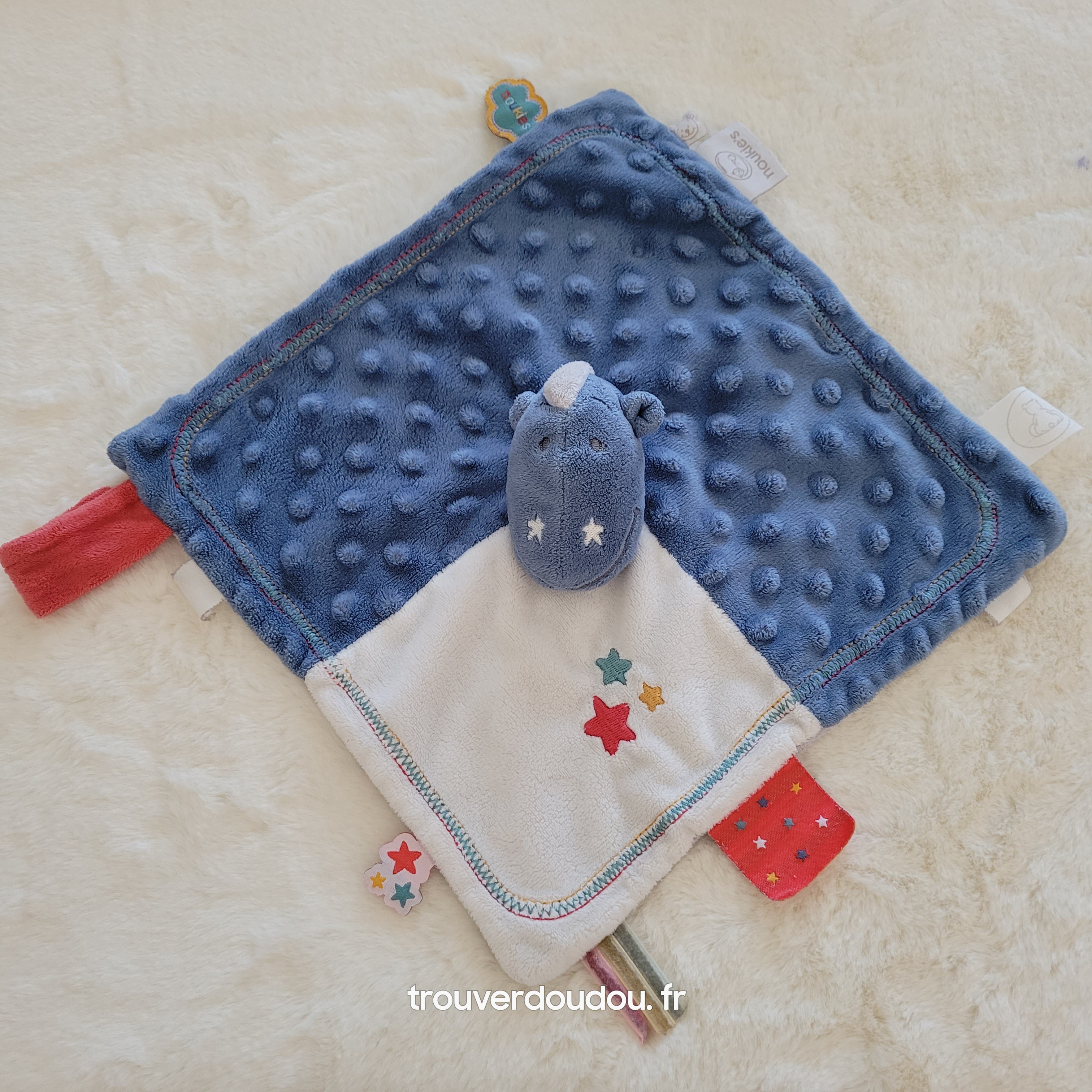 Doudou Plat Dragon "Victor" Bleu, Blanc et Rouge à Étoiles - Noukie's - Très Bon État