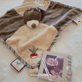 Doudou carré plat Taupe beige et marron broderie radis - Noukie's Neuf